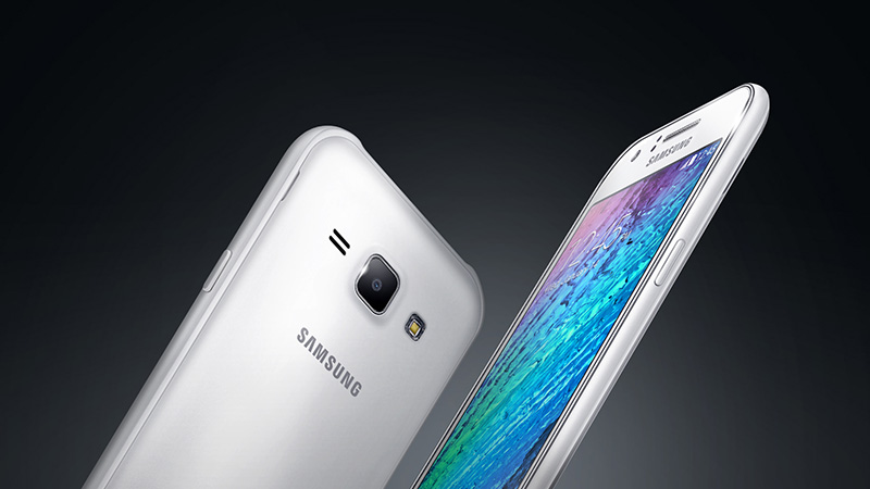 Galaxy J1 là smartphone giá rẻ có màn hình 4,3 inch 