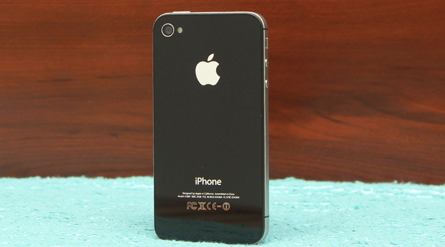 Apple iPhone 4s là smartphone giá rẻ nhưng vẫn được nhiều người ưa chuộng
