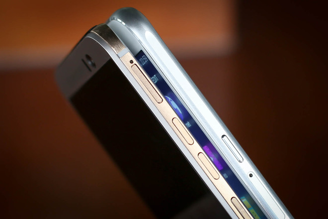HTC One M9 nặng hơn do có kết cấu vỏ kim loại
