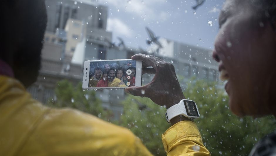 Selfie cùng Sony Xperia Z3 Plus thỏa thích trong ngày mưa gió