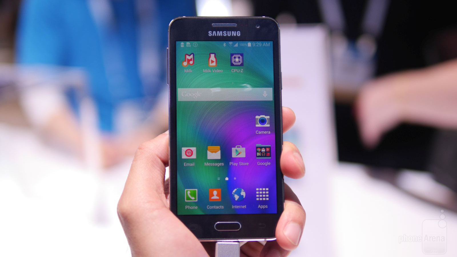 Galaxy A3 thuộc dòng smartphone hot nhất của Samsung 