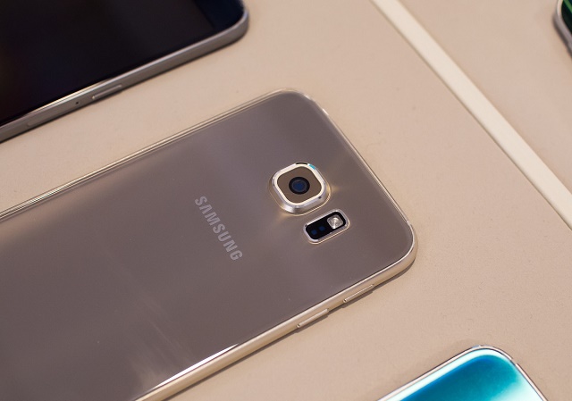 Galaxy S6/S6 Edge là một trong những smartphone hot nhất hiện nay của hãng Samsung 