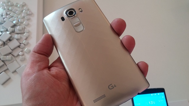  LG G4 lại sở hữu một phiên bản màu vàng khá sang trọng 