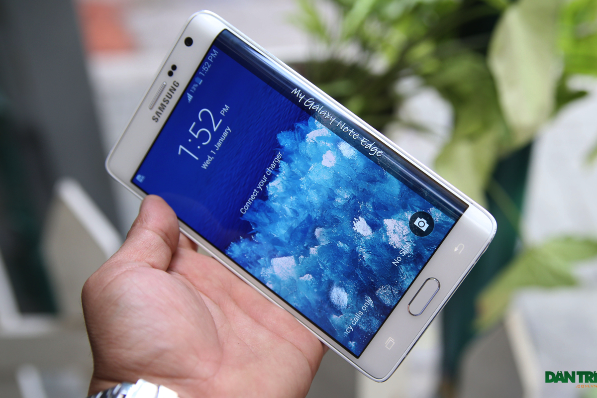 Màn hình cong độc đáo của chiếc smartphone hot nhất Samsung Galaxy Note Edge