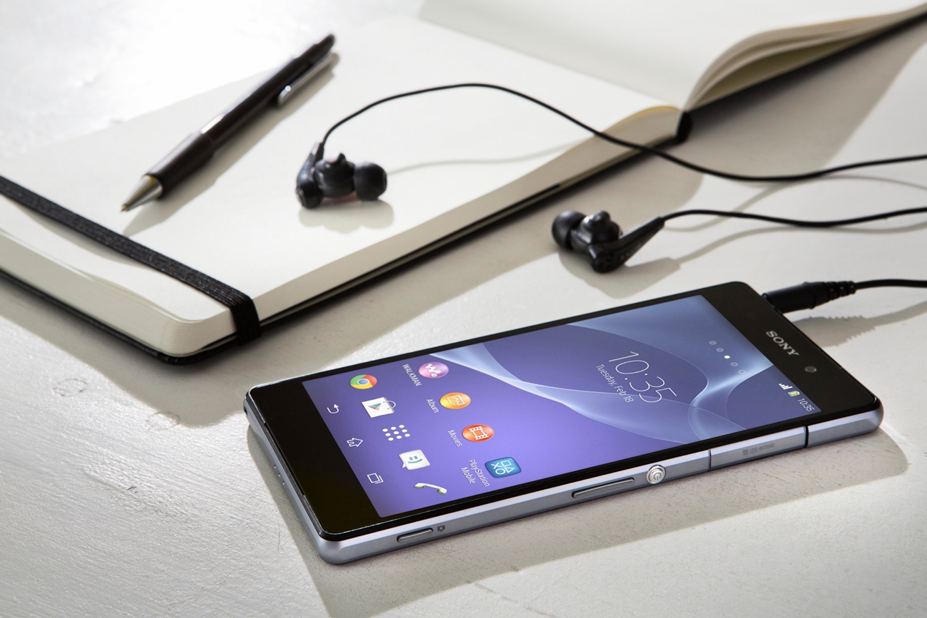  Là smartphone hot nhất loại tầm trung, Xperia Z2 thu hút mọi ánh nhìn