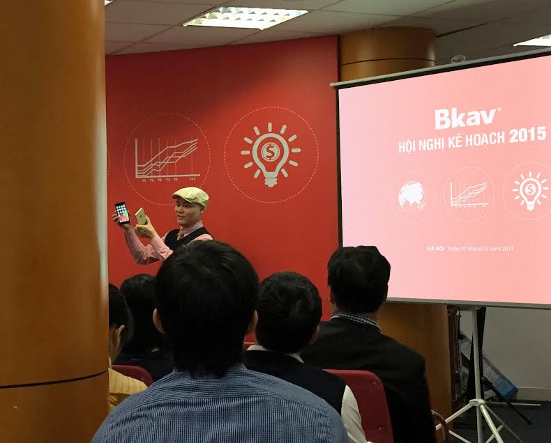 Smartphone của Bkav nhận đươc khá nhiều ý kiến trái chiều sau lời tuyên bố của CEO Bkav Nguyễn Tử Quảng