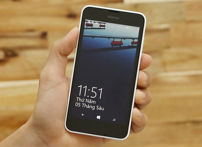 Nokia Lumia 630 là phiên bản kế nhiệm của Lumia 620 với cấu hình nâng cấp, màn hình lớn hơn và có thêm tùy chọn 2 SIM