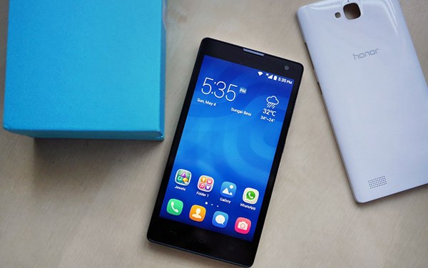 Huawei Honor 3C là người kế nhiệm cho sự thành công trước đó của mẫu smartphone giá rẻ Huawei Honor 6 và Ascend Mate 7