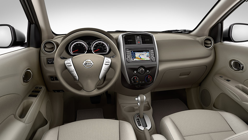Nội thất bên trong của Nissan Versa 2015 được nâng cấp đáng kể