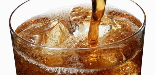 Sai lầm trong ăn uống nên tránh để kéo dài tuổi thọ là hạn chế uống soda