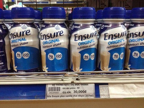 Sữa ensure bị cấm bày bán công khai
