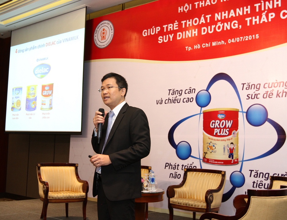 Ông Mai Thanh Việt – Giám Đốc Marketing ngành hàng sữa bột, Vinamilk đại diện công ty giới thiệu đến người tiêu dùng các sản phẩm dinh dưỡng chất lượng của Vinamilk