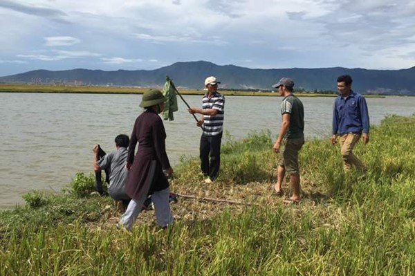 Hiện trường nơi phát hiện thi thể 2 người đàn ông bị chết đuối trên sông Quyền