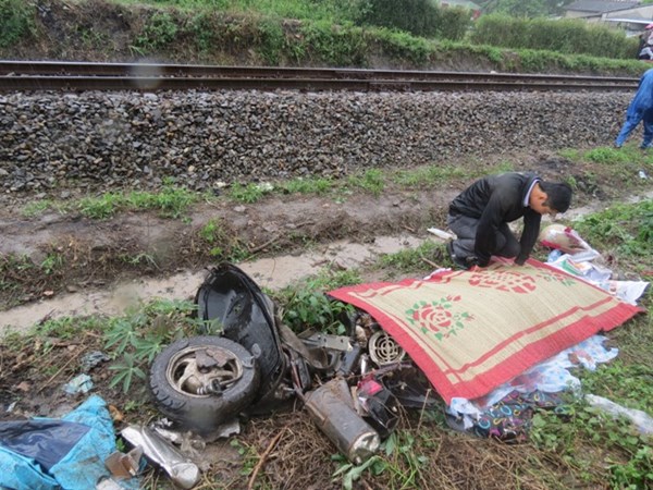 Tai nạn đường sắt kinh hoàng khiến 2 phụ nữ tử vong