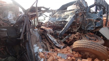 Hiện trường vụ tai nạn giao thông thảm khốc tại Đắk Lắk