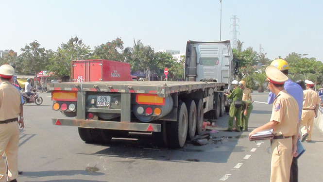 Tai nạn giao thông, cô gái Đà Nẵng chết tức tưởi