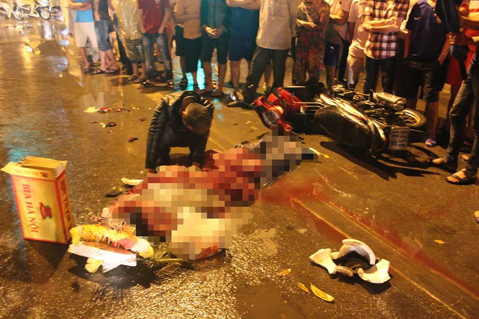 Hiện trường vụ tai nạn giao thông chết người ở ngã tư Cổ Nhuế - Phạm Văn Đồng, Hà Nội