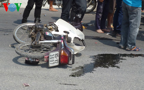 Hiện trường vụ tai nạn giao thông nghiêm trọng ở Bình Thuận