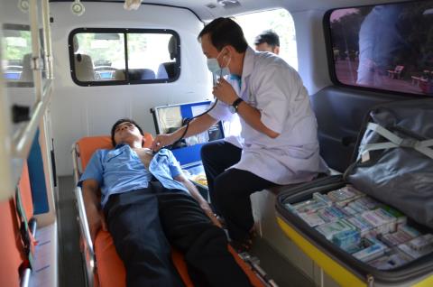 Người nhà ông Chung cho rằng chính vụ tai nạn hy hữu xe cấp cứu chết máy là nguyên nhân dẫn đến cái chết của bệnh nhân