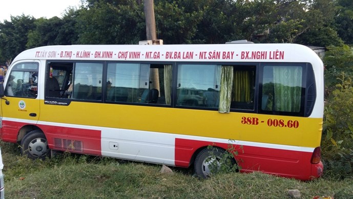 Chiếc xe buýt trong vụ tai nạn hy hữu hành khách đánh phụ xe, cướp vô lăng
