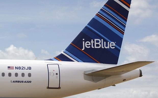 Vụ tai nạn hy hữu xảy ra trên một chuyến bay của hãng JetBlue