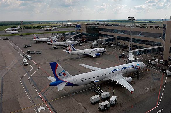 Tai nạn hy hữu máy bay đè lún đường băng xảy ra tại sân bay quốc tế Domodedovo ở Moscow, Nga.