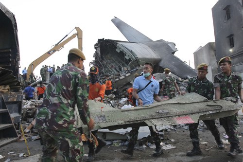 Vụ tai nạn máy bay rơi khiến Indonesia phải xem xét vấn đề hiện đại hóa trang thiết bị của quân đội nước này