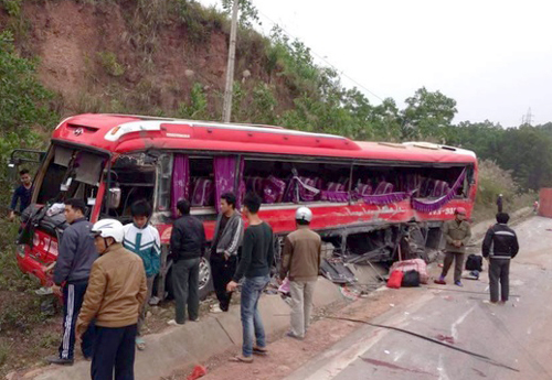 Vụ tai nạn xe giường nằm ở Hà Tĩnh khiến nhiều hành khách khiếp vía