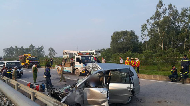 Phó Thủ tướng Nguyễn Xuân Phúc chỉ đạo xác minh và công bố nguyên nhân tai nạn giao thông làm 3 người Hàn Quốc thiệt mạng ở Thái Nguyên.