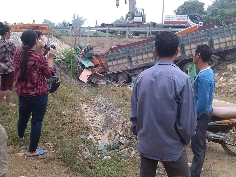 Tai nạn trên cao tốc Nội Bài - Lào Cai