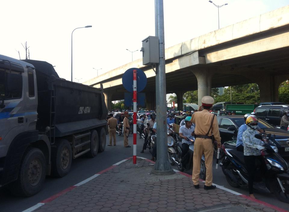 Xe tải của Công ty Nam Cường gây tai nạn chết người trên đường Lê Văn Lương