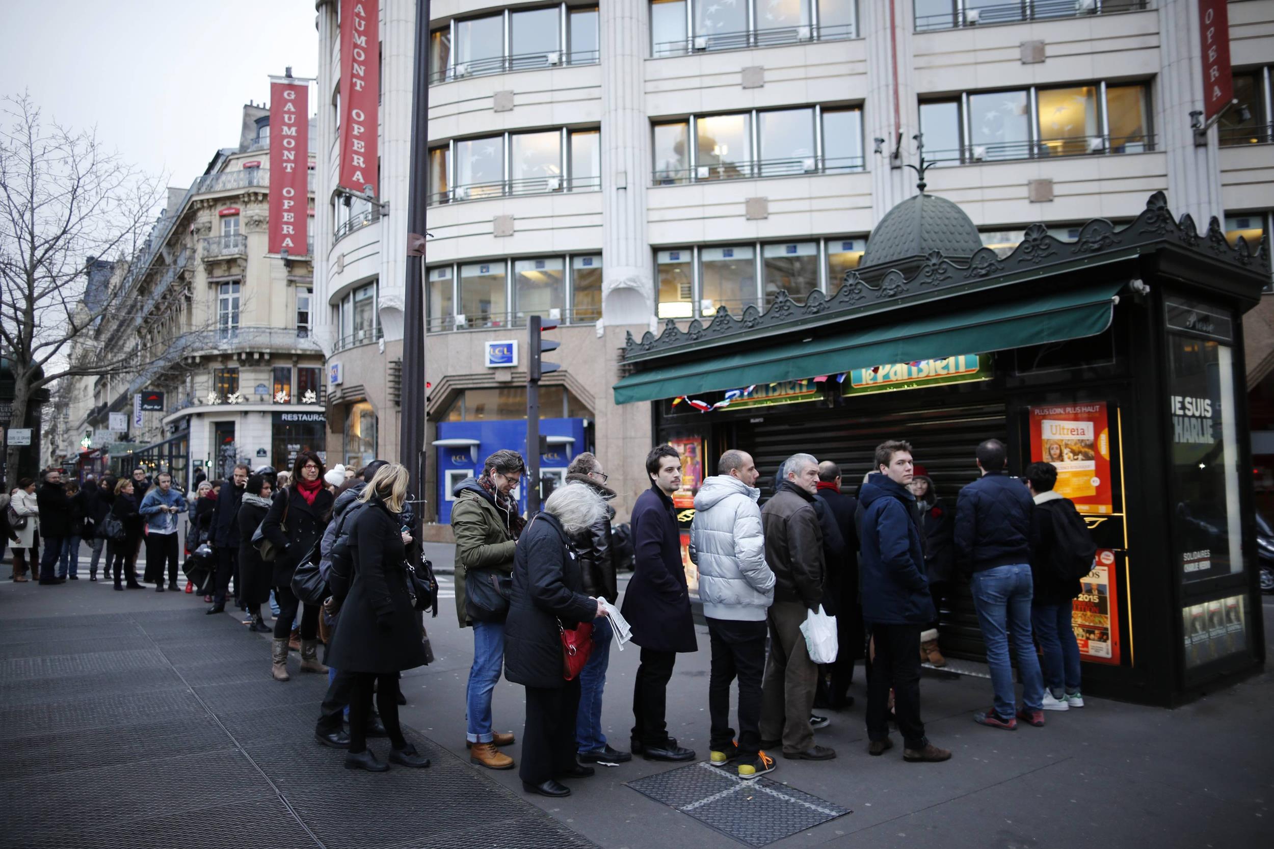 Sau vụ thảm sát kinh hoàng báo Charlie Hebdo tiếp tục đăng ảnh biếm họa Nhà tiên tri Mohammed