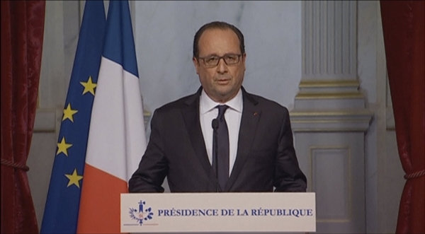 Tổng thống Pháp Francois Hollande tuyên bố sẽ không nhân nhượng với những kẻ gây ra vụ tấn công khủng bố đẫm máu này