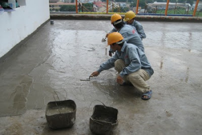  Vữa chống thấm Mova lastic được coi là trợ thủ đắc lực cho những công trình xây dựng “chống” lại mưa bão.
