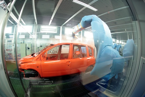 Đưa công nghệ hàn Rô bốt vào sản xuất ô tô tại Việt Nam sẽ giúp tăng năng suất vượt trội