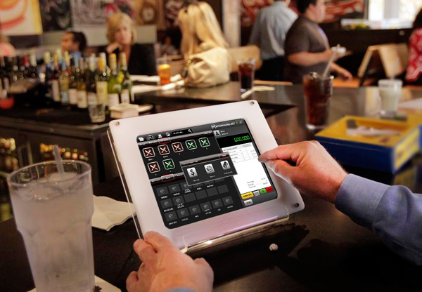 Hệ thống quản lý nhà hàng bằng máy tính bảng giúp tăng năng suất phục vụ của mỗi nhân viên lên 50%.