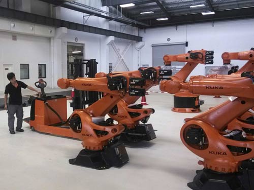 Công ty Công nghệ Everwin Thâm Quyến đã thay thế 90% nhân công bằng robot trong hoạt động sản xuất nhằm nâng cao năng suất chất lượng