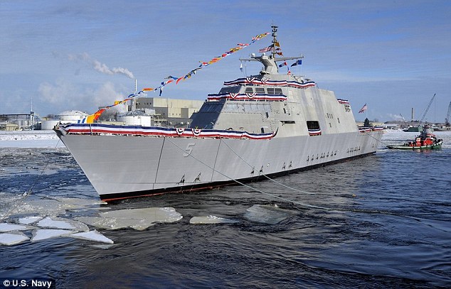Tàu chiến ven biển USS Milwaukee được hạ thủy từ năm 2013 nhưng đến cuối năm 2015 chiếc tàu này mới bắt đầu nhận nhiệm vụ