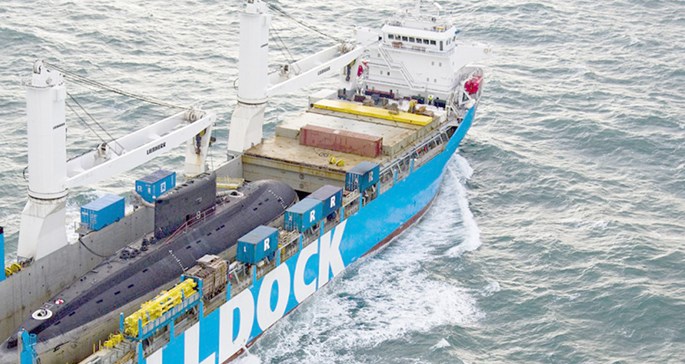 Hiện tàu vận tải Rolldock Star (Hà Lan) mang theo tàu ngầm Kilo Đà Nẵng đã vượt qua hết mũi Agulhas, phía cực nam Châu Phi