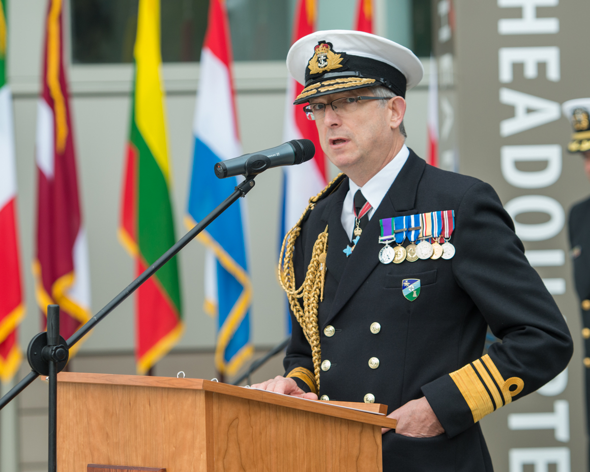 Tư lệnh Hải quân NATO Clive Johnstone cho biết tàu ngầm Nga đang tăng cường cấp độ hoạt động
