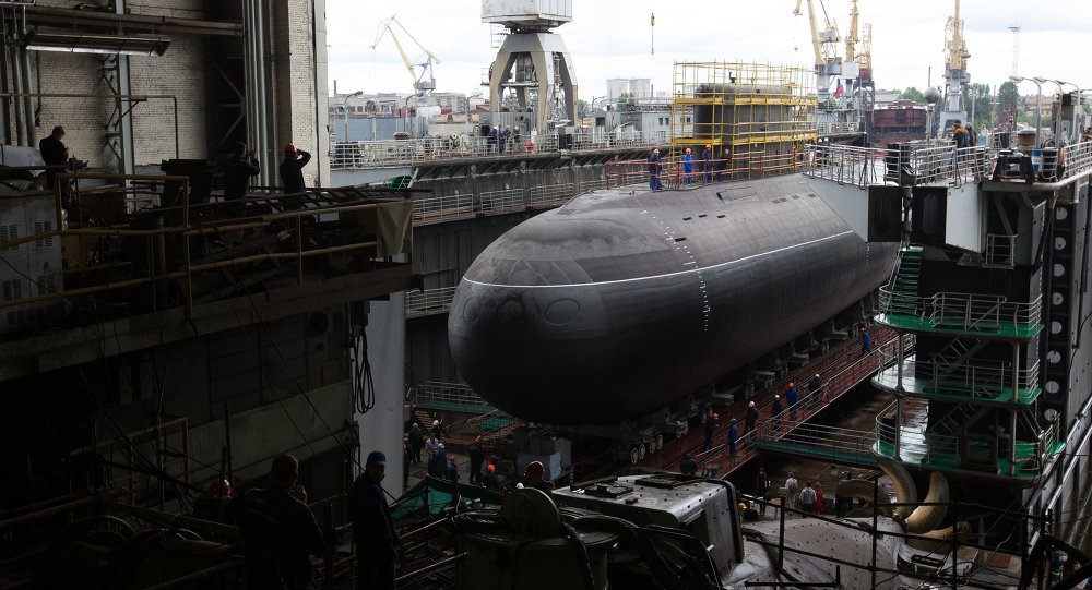 Tàu ngầm tấn công Veliky Novgorod được đóng tại nhà máy đóng tàu Admiralty Verfi