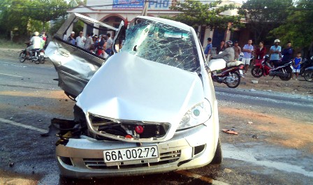 Nạn nhân vụ tai nạn taxi đâm chết người ở Thanh Hóa đã bị đâm văng 3 mét trước khi tử vong