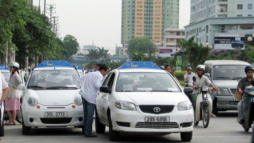 Giá taxi Việt Nam cao gần gấp đôi Singapore
