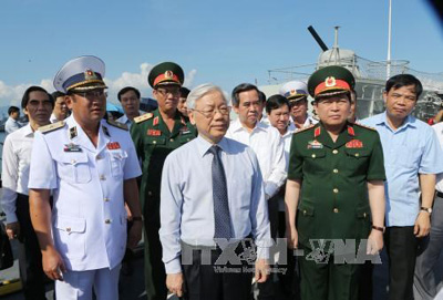 Ngày 5/5, Tổng Bí thư Nguyễn Phú Trọng thăm Bộ tư lệnh Vùng 4 Hải quân và một số đơn vị trong căn cứ quân sự Cam Ranh. Ảnh: TTXVN