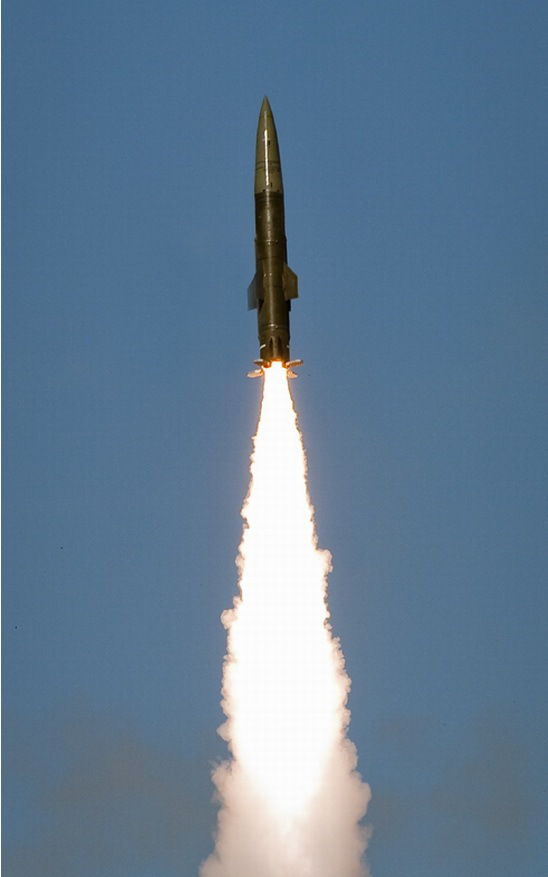 Tên lửa đạn đạo Tochka được phóng trong một cuộc tập trận tại Kazakhstan năm 2011