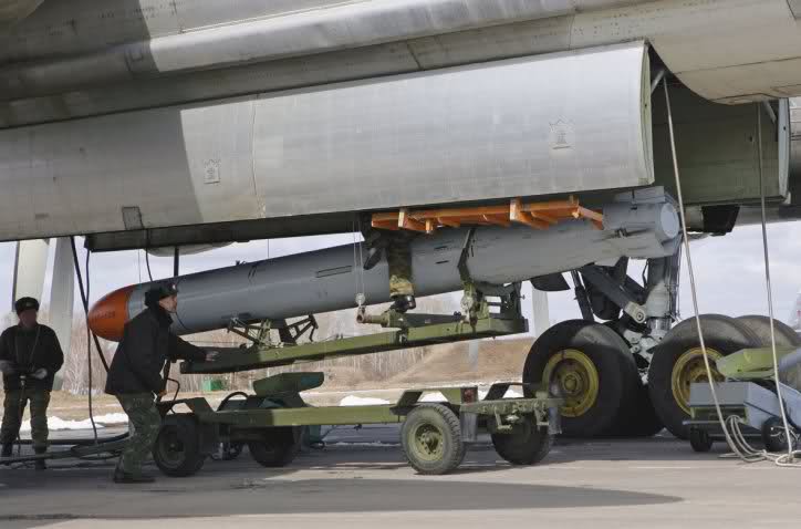 Tên lửa hành trình Kh-555 là một biến thể của dòng tên lửa huyền thoại Kh-55