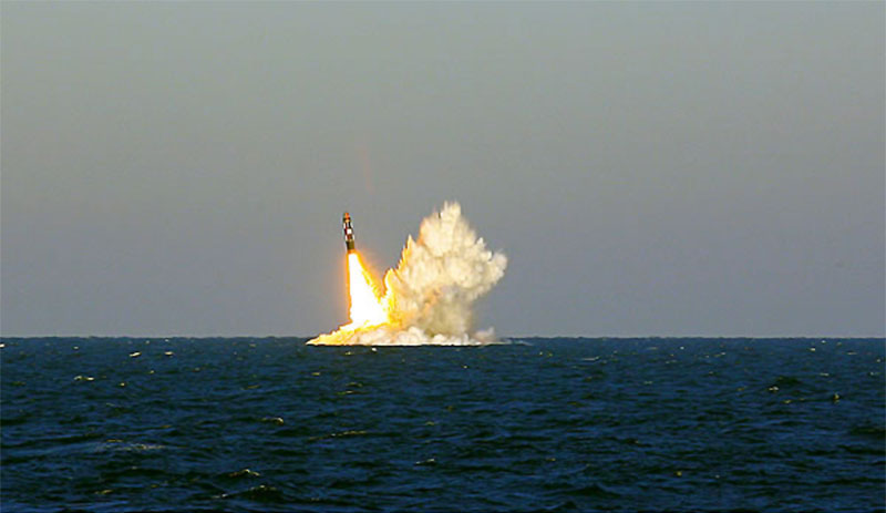 Tên lửa hạt nhân Bulava được bắn thử nghiệm từ tàu ngầm lớp Borei