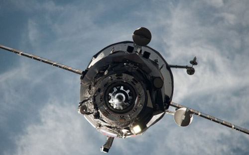 Chỉ vài ngày trước đó, tàu Progress của Nga cũng mất kiểm soát khi chưa hoàn thành nhiệm vụ cung cấp hàng hóa lên ISS