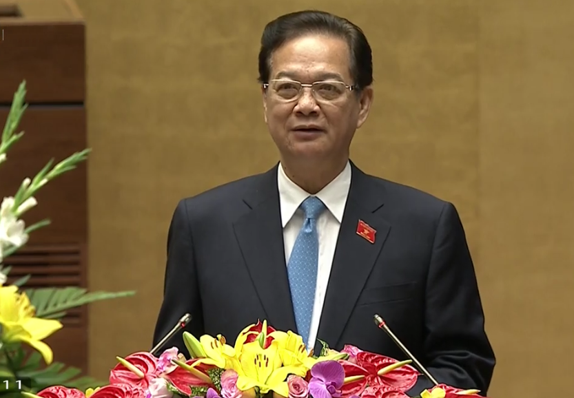 Thủ tướng Chính phủ Nguyễn Tấn Dũng trình bày Báo cáo công tác nhiệm kỳ 2011-2016 của Chính phủ, Thủ tướng Chính phủ.