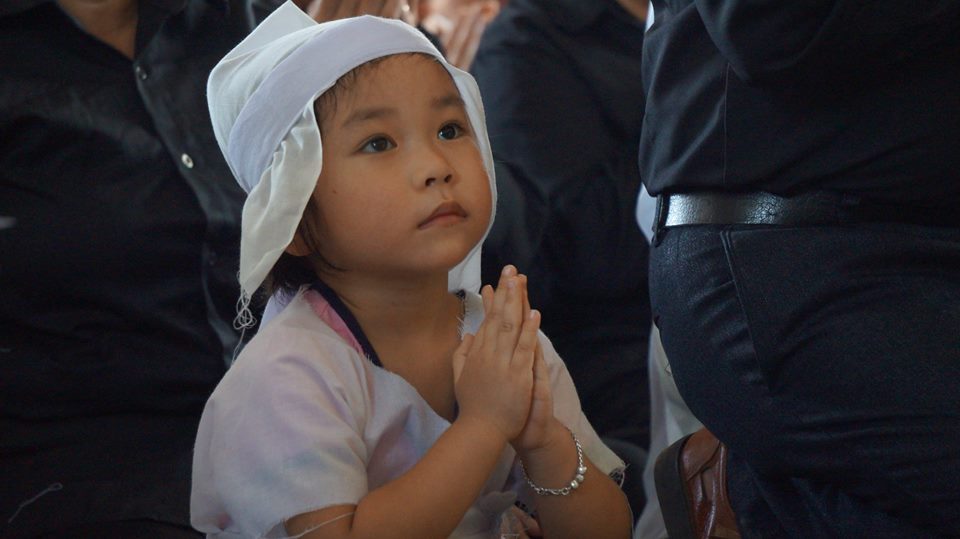 Con gái 3 tuổi của phi công Trần Quang Khải